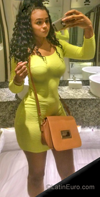 Date this hot Dominican Republic girl Scarlett from Santiago DO30669