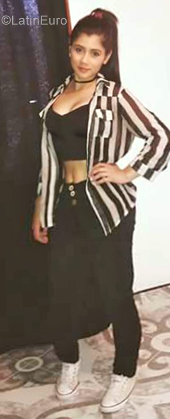 Date this beautiful Colombia girl Maria from Manizales CO22723
