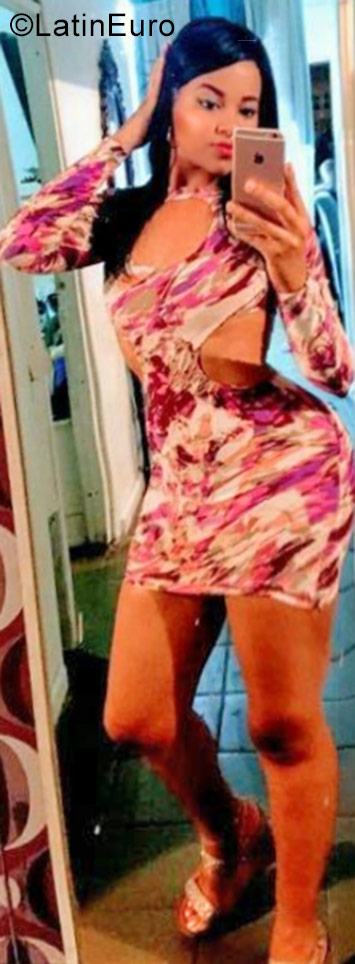 Date this exotic Dominican Republic girl Malika from Santo Domingo DO30693