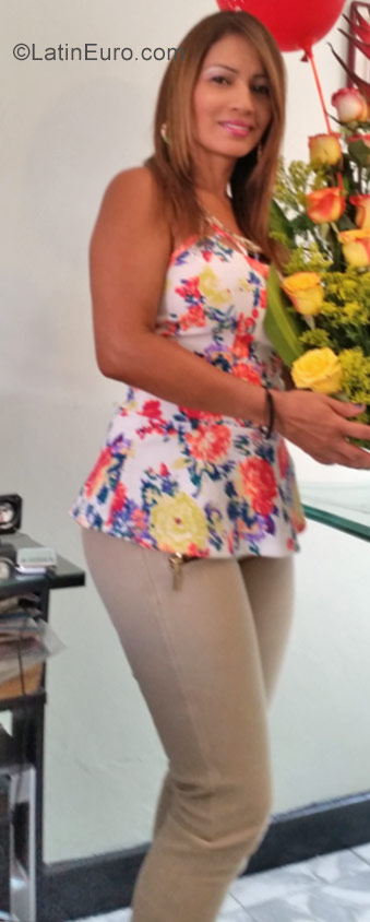 Date this gorgeous Colombia girl Martha from Cali CO22740