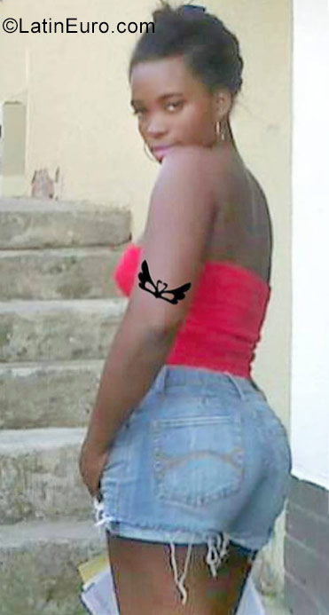 Date this nice looking Colombia girl Dailen from Pereira CO22780