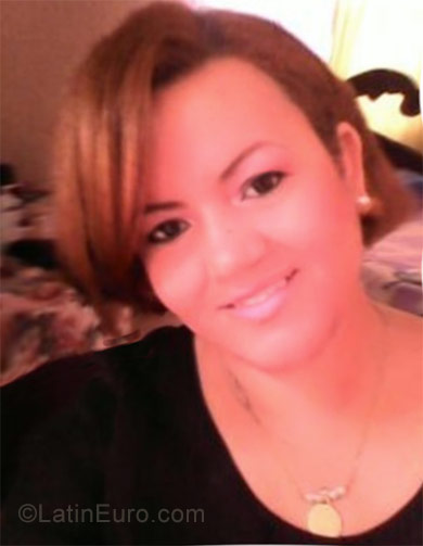 Date this exotic Dominican Republic girl Crismell from Santo Domingo DO30769