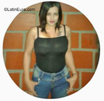 happy Colombia girl Leyandes from Manizales CO22790