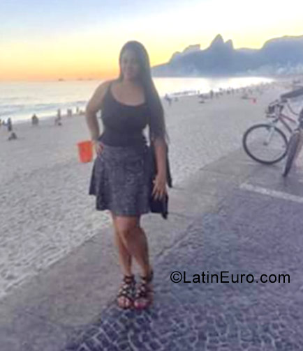 Date this hard body Brazil girl Thais from Rio de Janeiro BR10668