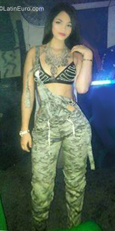 Date this sensual Venezuela girl Josefa from Merida VE1138