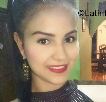 Date this attractive Venezuela girl Seleni from Barinas VE1139