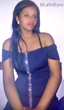 Date this gorgeous Dominican Republic girl Zuleika from Santo Domingo DO30887