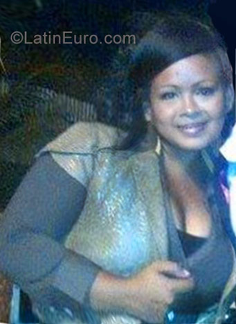 Date this voluptuous Venezuela girl Maria from Valencia VE1142