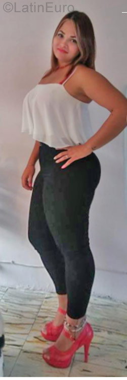 Date this attractive Colombia girl Andrea from Medellin CO22879