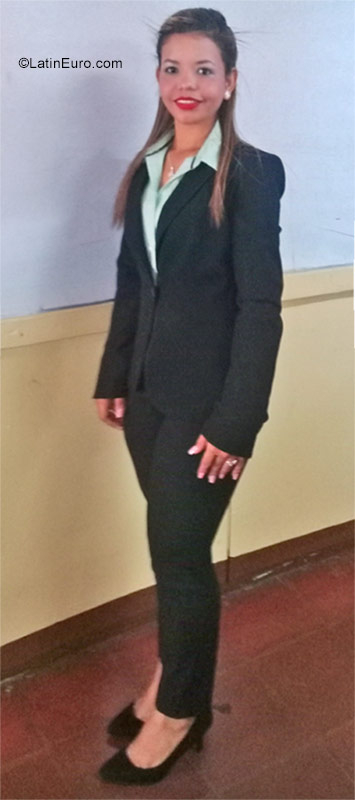 Date this beautiful Nicaragua girl Helen from Managua NI196