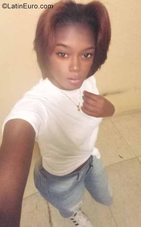 Date this exotic Dominican Republic girl MAIRA from San Pedro De Macoris DO30897