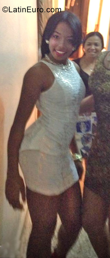 Date this happy Dominican Republic girl Smalin from Santo Domingo DO30908