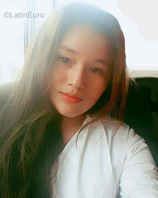 Date this hard body Bolivia girl Elisa from Santa Cruz BO26