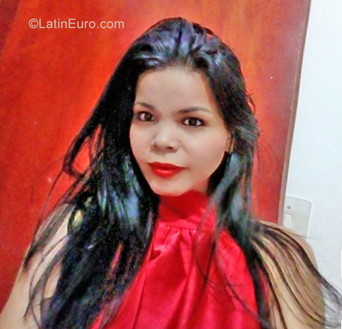 Date this stunning Colombia girl Adriana from Riohacha CO22898