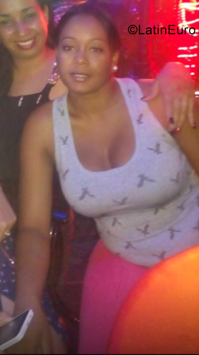 Date this young Cuba girl Monica from Havana CU183