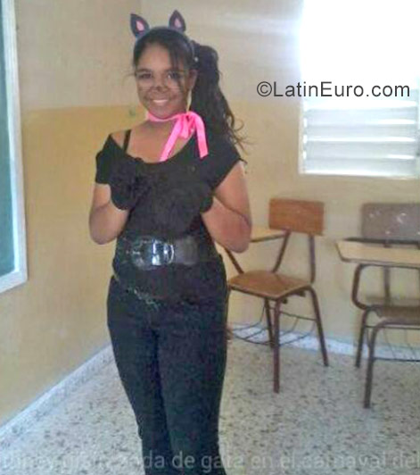 Date this charming Dominican Republic girl Britney from Santo Domingo DO30932