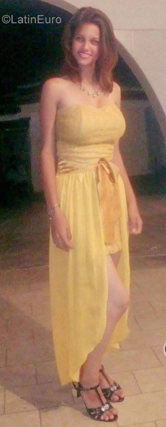 Date this gorgeous Venezuela girl Alandra from Anzoategui VE1177