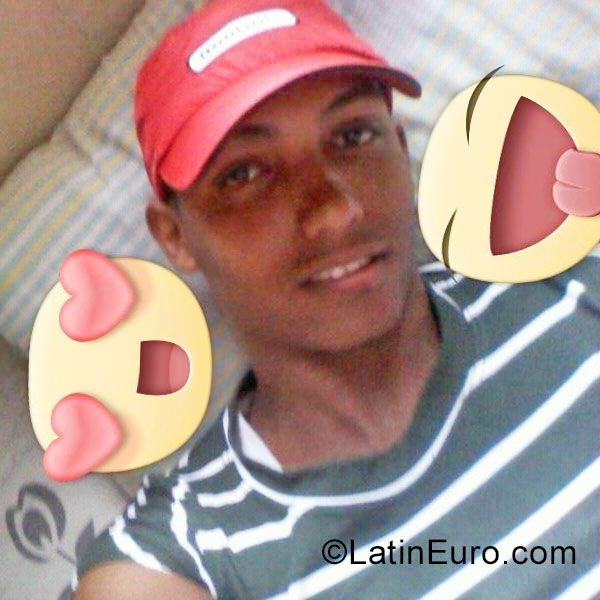 Date this delightful Venezuela man Franklin from Caracas VE1198