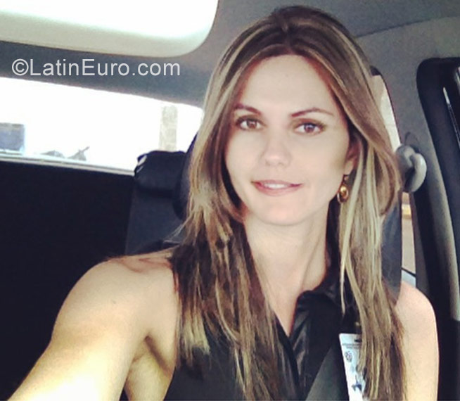 Date this athletic Venezuela girl Angelica from Bolivar VE1209