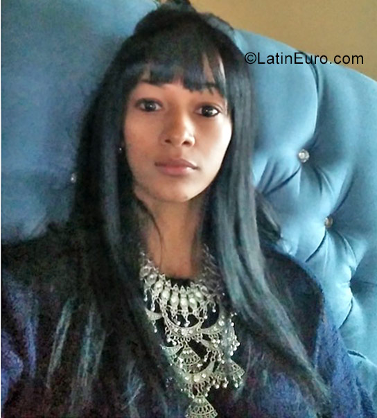 Date this charming Dominican Republic girl Nisam from Santo Domingo DO31030