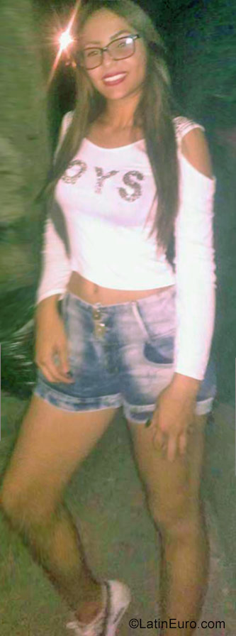 Date this pretty Venezuela girl Yulied from La Victoria VE1228