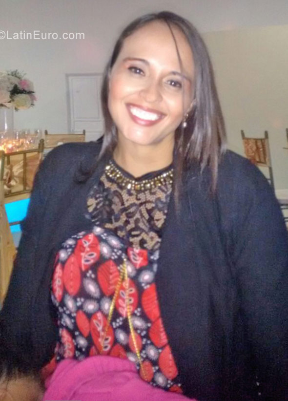 Date this voluptuous Colombia girl Maryury from Neiva CO23016