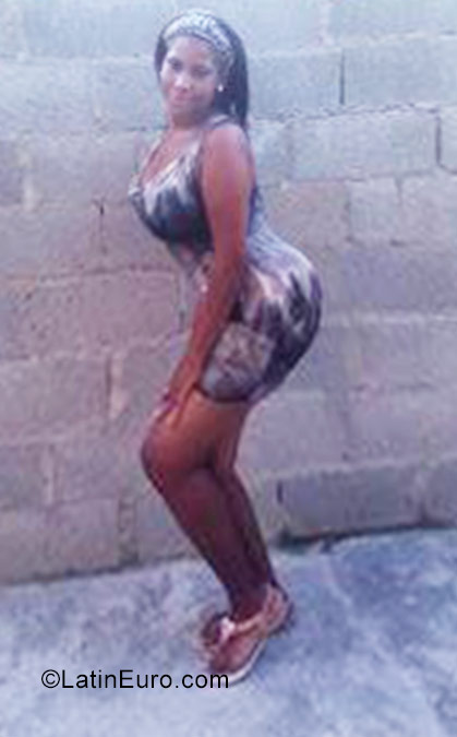 Date this athletic Dominican Republic girl Leandra parra from Santo Dominica DO31058