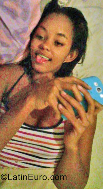 Date this georgeous Dominican Republic girl Michel from Santo Domingo DO31080