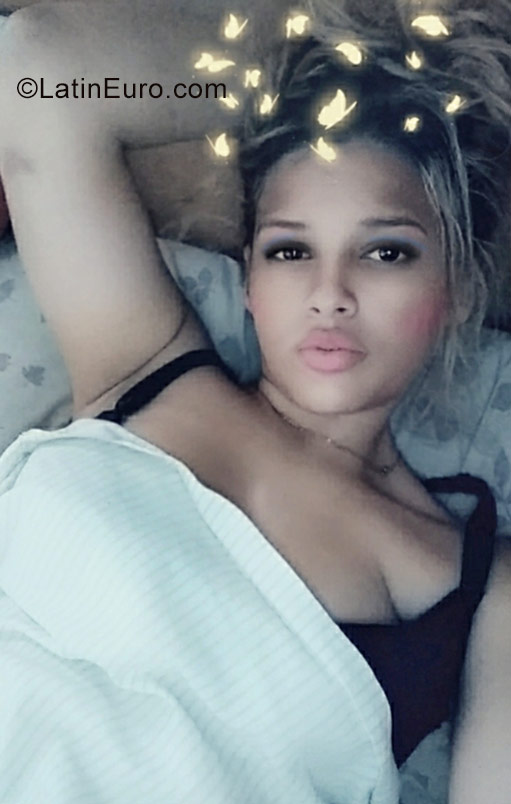 Date this passionate Dominican Republic girl Omara from Santo Domingo DO31119