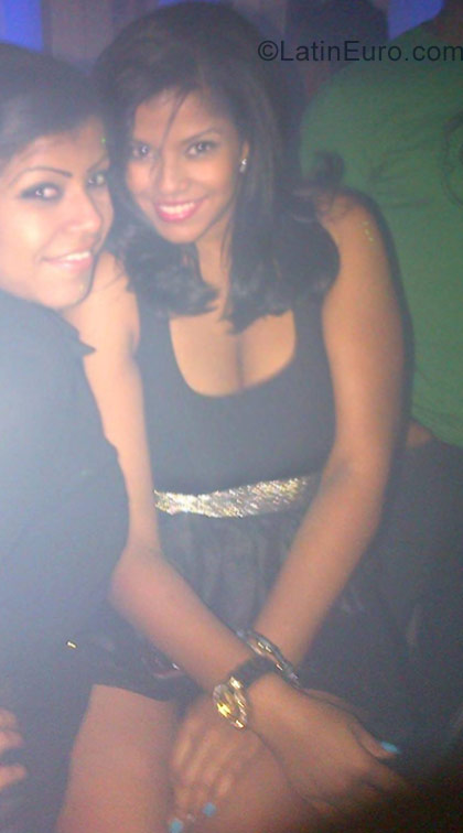 Date this nice looking Dominican Republic girl Luz from Santo Domingo DO31136