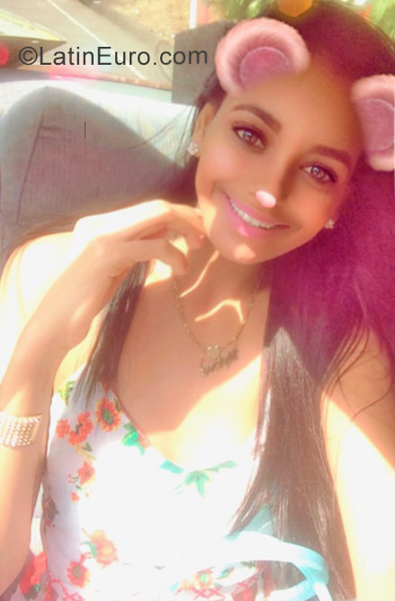 Date this athletic Dominican Republic girl Kieny from Moca DO31150