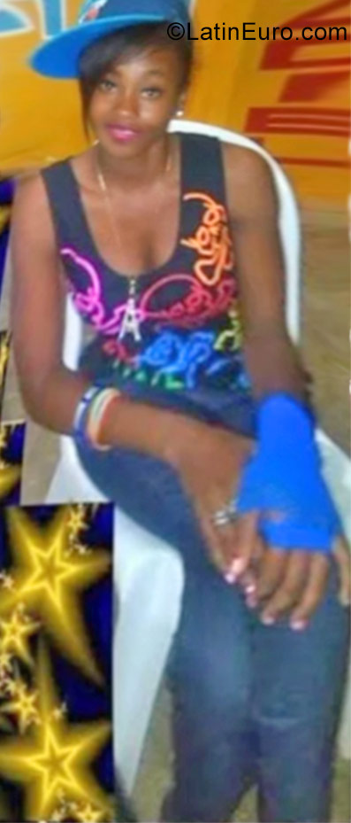 Date this georgeous Dominican Republic girl Gisselle from Santo Domingo DO31183