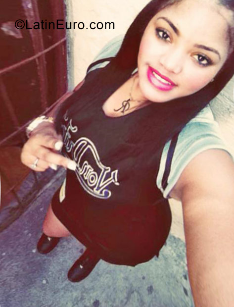 Date this young Dominican Republic girl Rocio from Santo Domingo DO31242