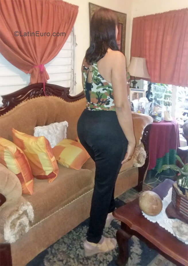 Date this happy Dominican Republic girl Maribel from La Vega DO31260
