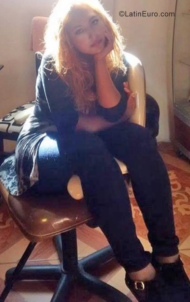 Date this cute Peru girl Yesenia from Huancayo PE1207