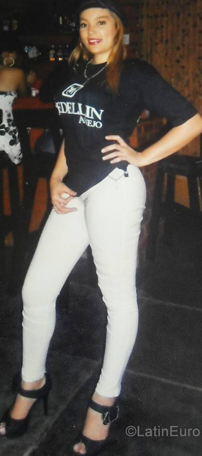 Date this attractive Colombia girl Ximena from Pereira CO23190