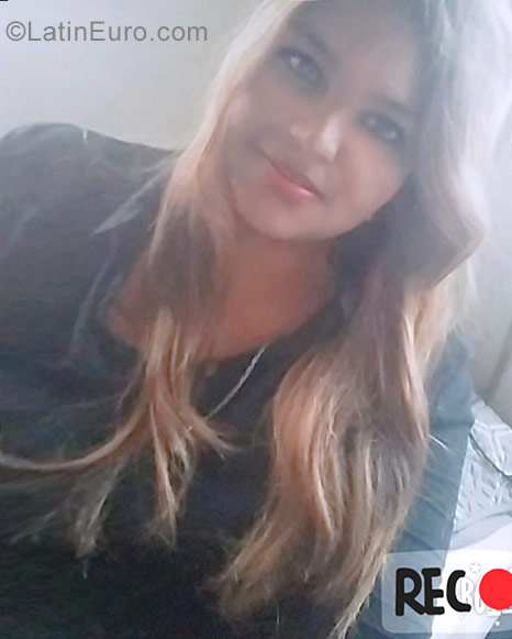 Date this happy Honduras girl Gabriela from San Pedro Sula HN2430