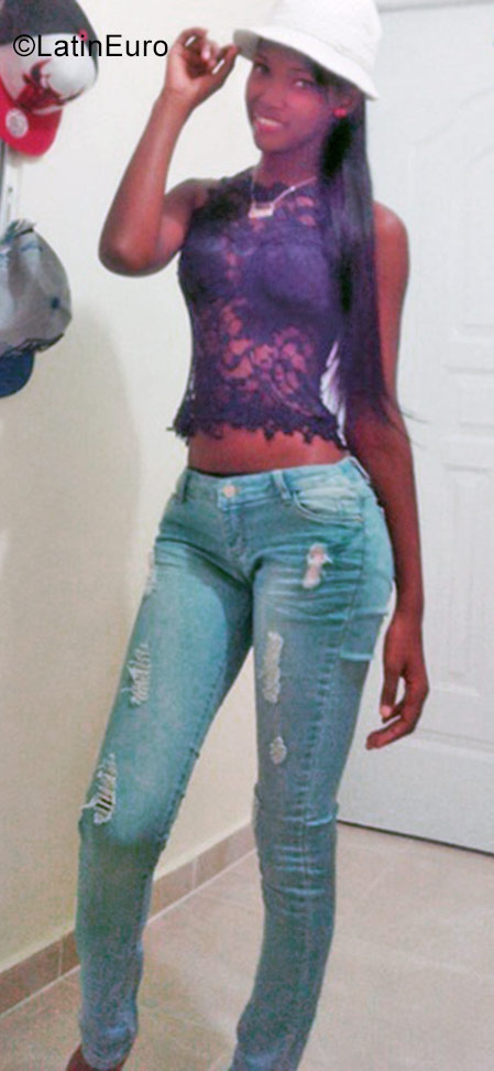 Date this beautiful Dominican Republic girl Mauscrin from Puerto Plata DO31355