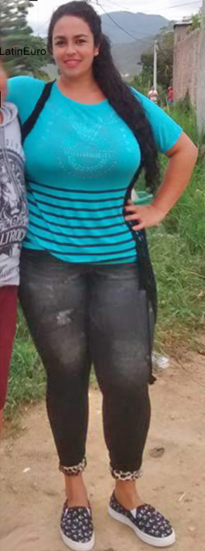 Date this attractive Colombia girl Patricia from Ocana CO23219