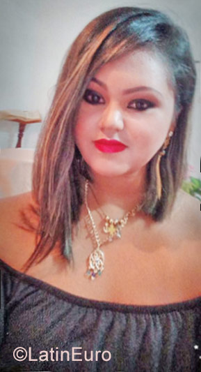 Date this attractive Colombia girl Ana from Santa Marta CO23255