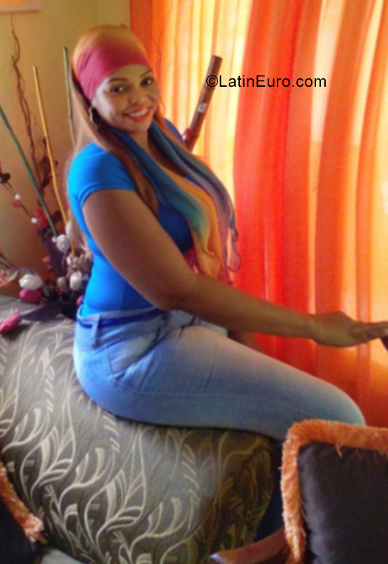 Date this pretty Dominican Republic girl Odalis from San Pedro De Macoris DO31408