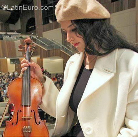 Date this young Brazil girl Leah from Curitiba BR10438