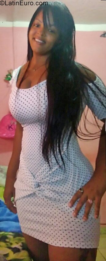 Date this pretty Cuba girl Alliesh from Havana CU231