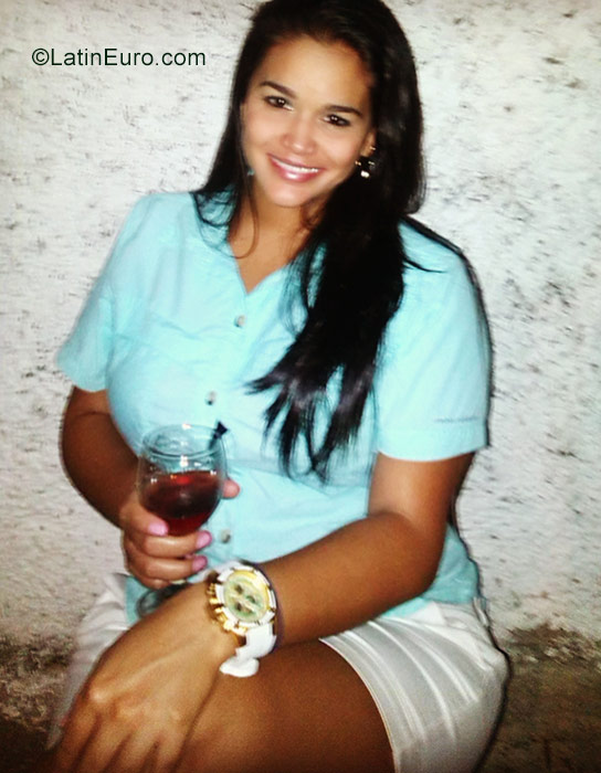 Date this pretty Venezuela girl Eli from Valencia VE1326