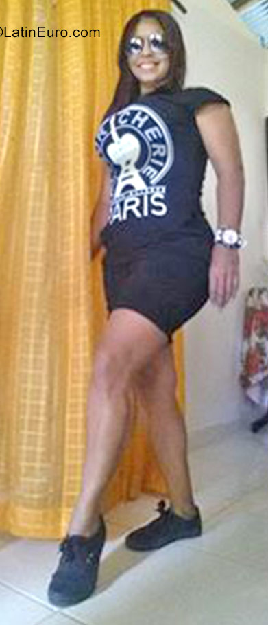 Date this beautiful Dominican Republic girl Lourdes from Santiago DO31495