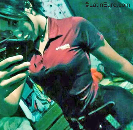 Date this delightful Venezuela girl Yeliany from Barinas VE1335