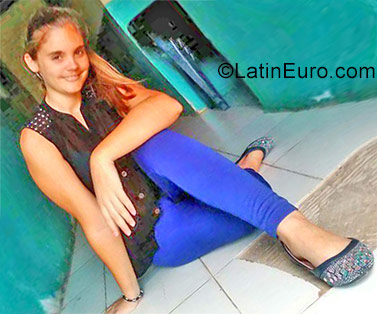 Date this hot Cuba girl Erika from Havana CU235