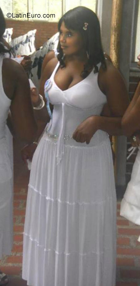 Date this gorgeous Colombia girl Sulima from Buenaventura CO23370