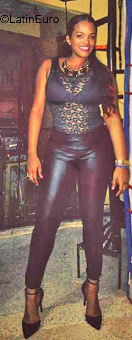 Date this georgeous Dominican Republic girl Claribel from Santo Domingo DO31675