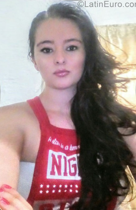 Date this stunning Colombia girl Tatiana from Santa Rosa De Cabal CO23423